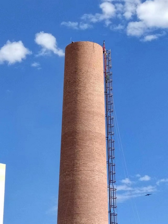 铜川拆除烟囱公司:安全高效,质量保证