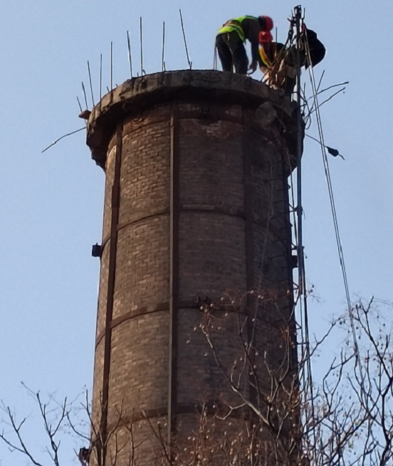 武汉烟囱拆除公司:为企业废弃烟囱消除安全隐患